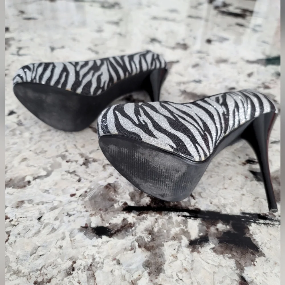 Zebra Patterned High Heels - Picture 5 of 5